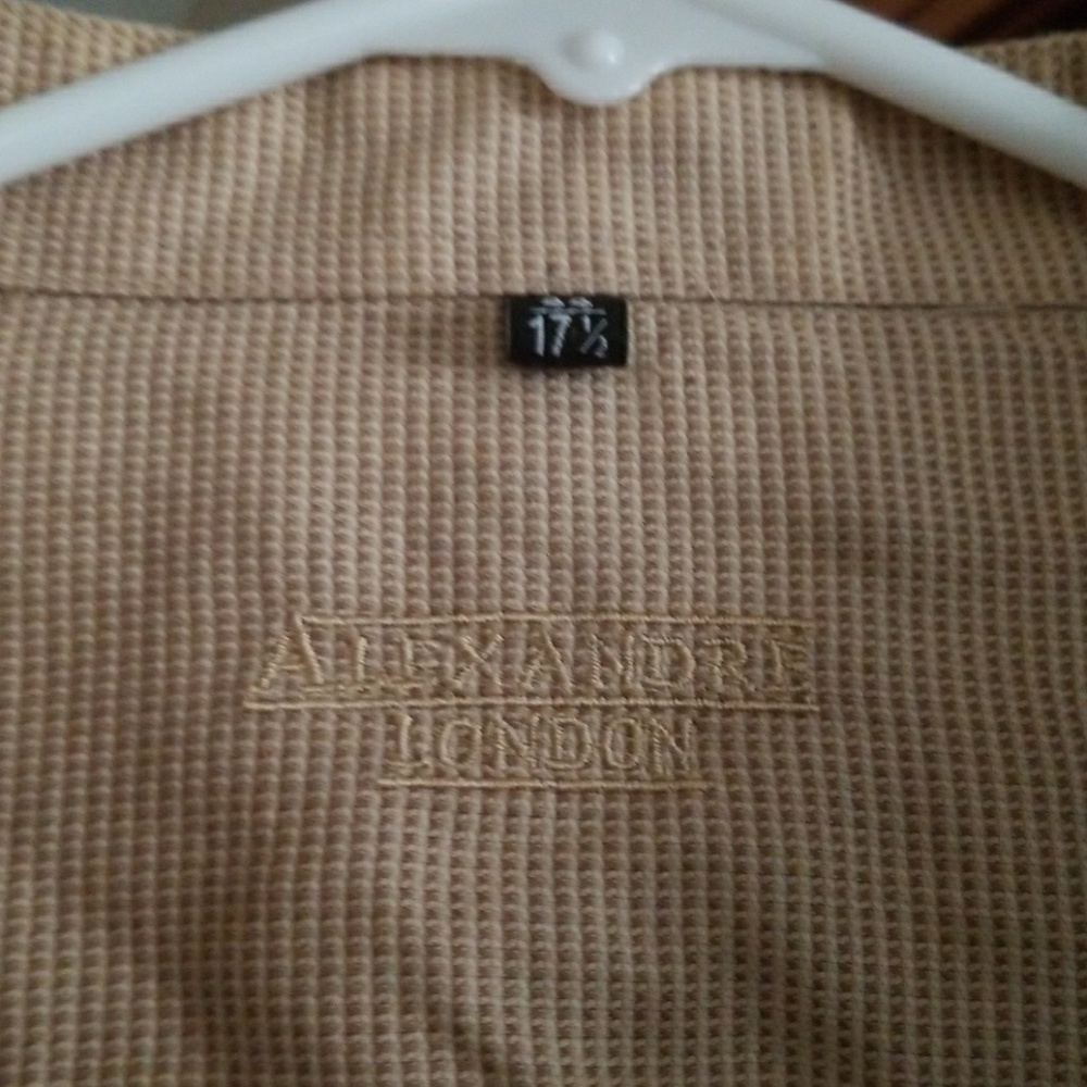 Button up shirt - Picture 2 of 2